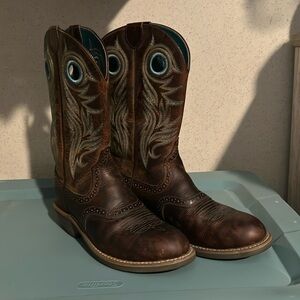 Women’s Ariat boots